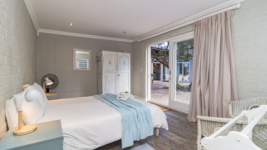 To Let 5 Bedroom Property for Rent in Onrus Western Cape